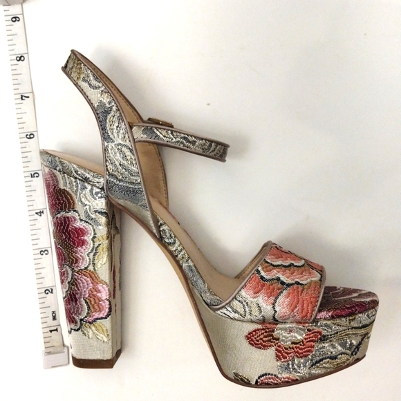 Nine West Heels size 6 - Picture 5 of 8